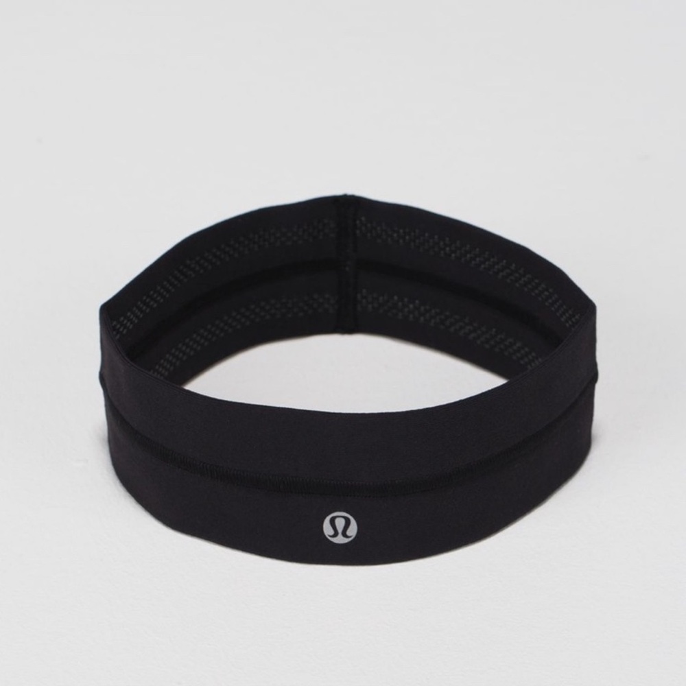 lululemon athletica NWT Fast and Free Running Headband Fleece Size S/M